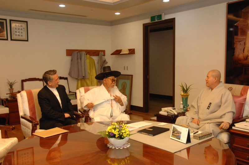 2010.06.29_민족종교 한양원 회장, 이상훈 예방 예방 (1)